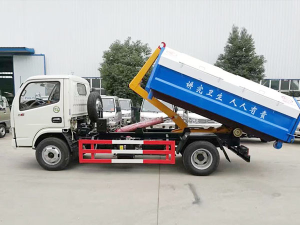 東風(fēng)福瑞卡拉臂式垃圾車(chē)