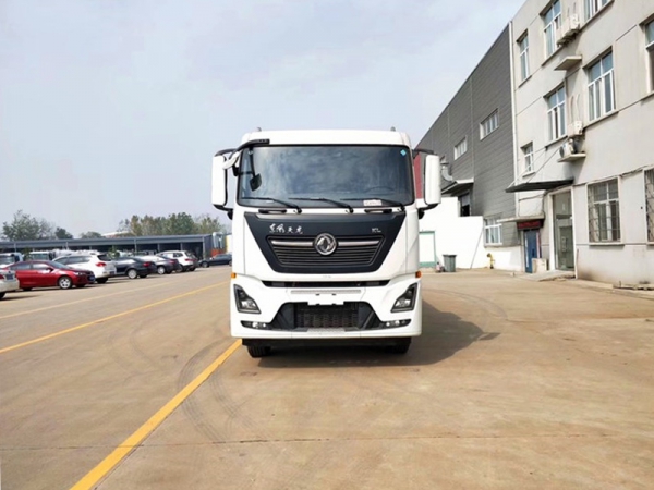 東風天龍后八輪20噸噴霧車