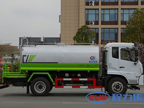 國(guó)六東風(fēng)大福瑞卡12噸灑水車