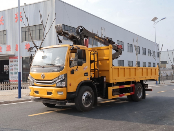 東風多利卡D7單排上裝長興7.8米抓木機