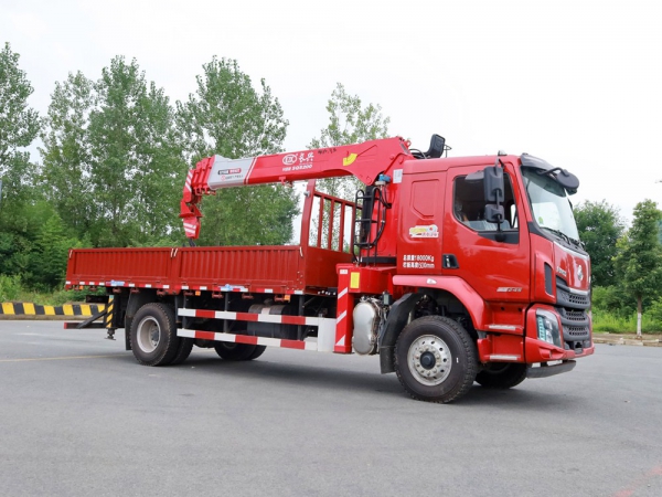 東風(fēng)柳汽乘龍M3 8噸直臂隨車吊