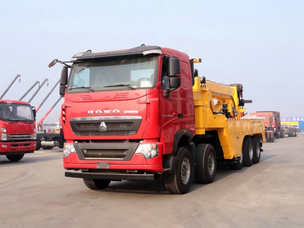 重汽豪沃五軸30噸清障旋轉(zhuǎn)吊