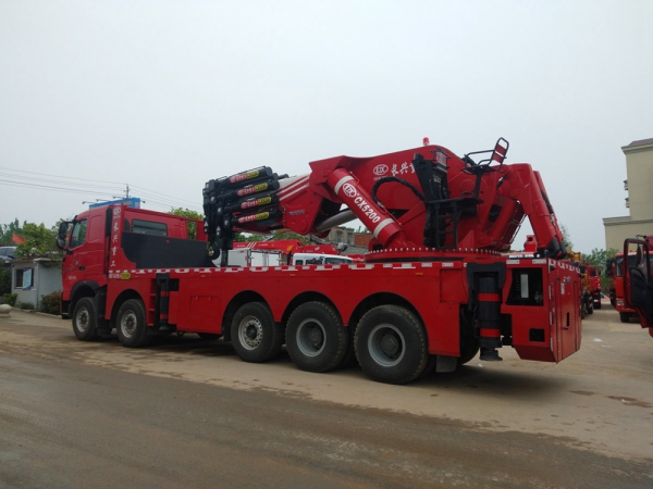 重汽豪沃五軸130噸汽車起重機