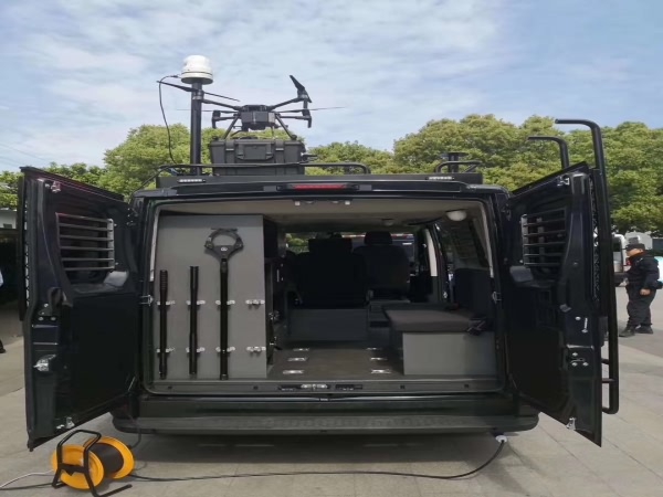 依維柯無人機指揮車