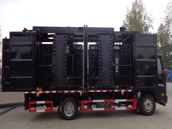 慶鈴多功能裝備車