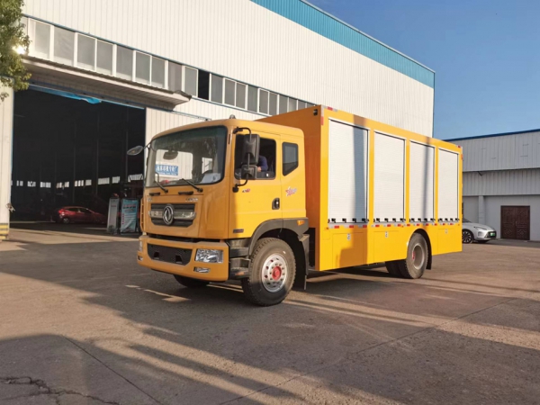 東風(fēng)D9 裝備車