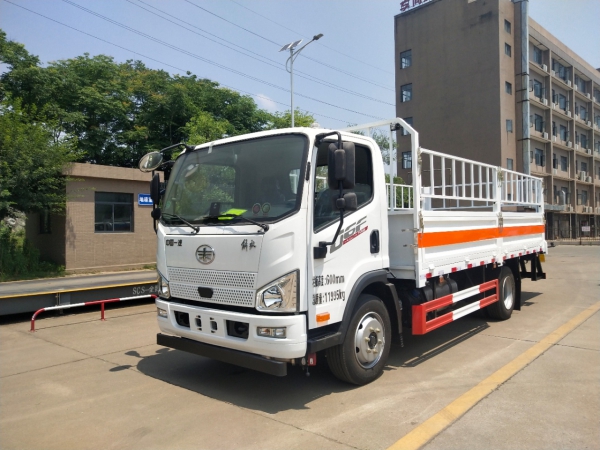 解放J6F虎VH氣瓶運(yùn)輸車（黃牌)