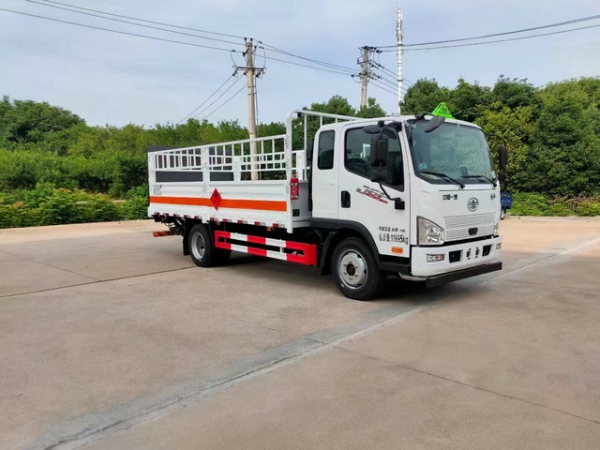 解放J6F氣瓶運輸車（帶臥鋪）