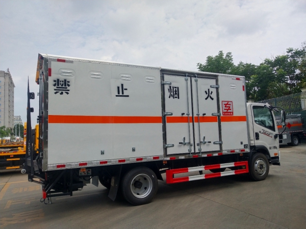 解放J6F爆破器材運輸車（黃牌）