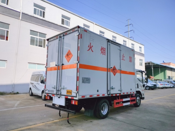 江鈴凱運爆破器材運輸車