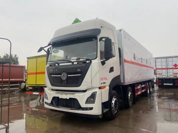 東風(fēng)天龍前四后八雜項危險品廂式車