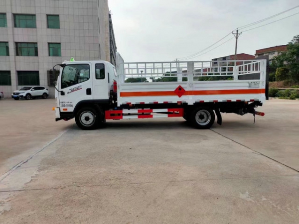 解放J6F氣瓶運輸車（帶臥鋪）