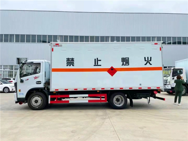 東風(fēng)爆破器材運輸車（8噸）