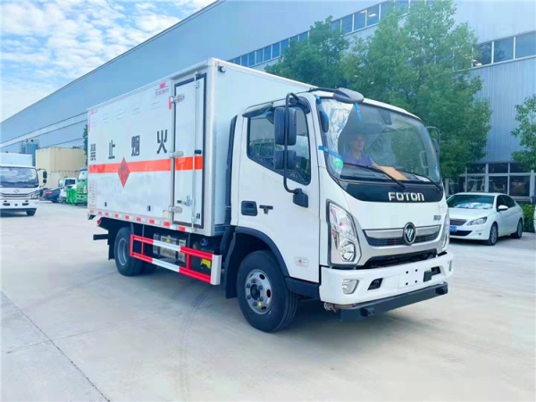 福田奧鈴危爆車（4.2噸）