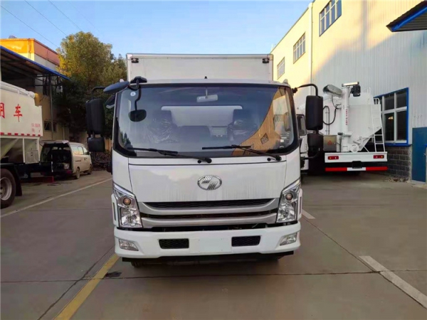 躍進超越危廢車（3.98噸）