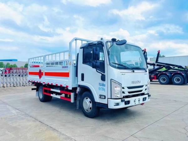 五十鈴高欄危險(xiǎn)品車