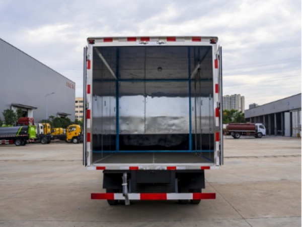 江鈴順達(dá)爆破器材廂式運(yùn)輸車