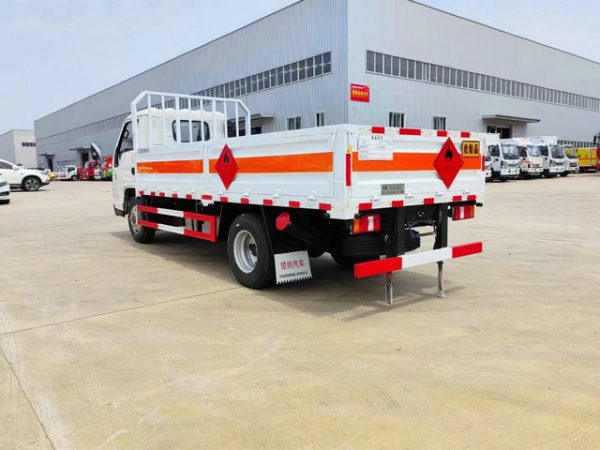 江鈴氣瓶運(yùn)輸車（藍(lán)牌4.2米）