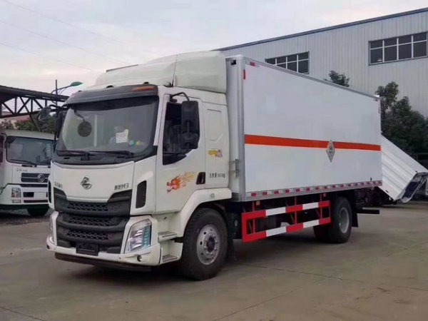 柳汽煙花爆竹運輸車（6.6米）