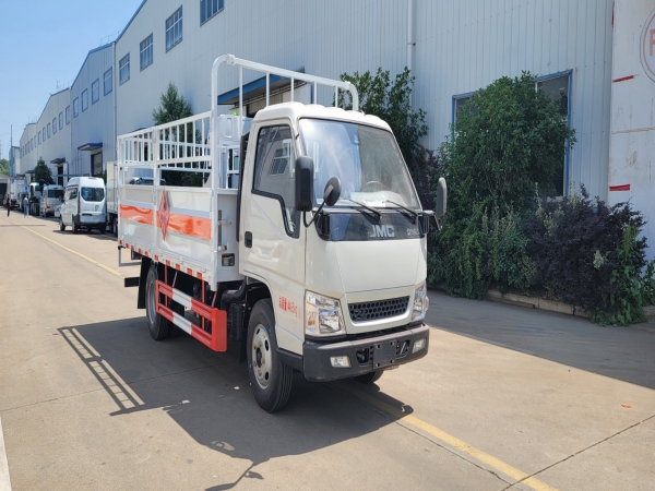 國(guó)六江鈴氣瓶運(yùn)輸車(chē)