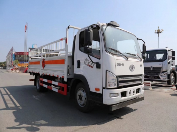 解放J6F虎VH氣瓶運(yùn)輸車（黃牌)