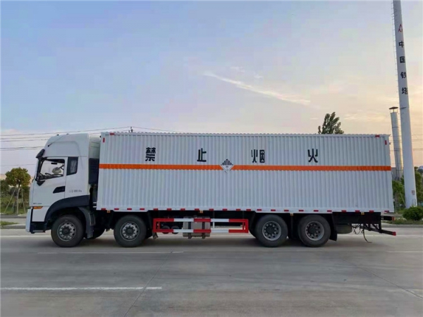 東風(fēng)天龍危廢車（19.5噸）