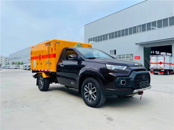 江鈴皮卡危爆器材運輸車（四驅(qū)）