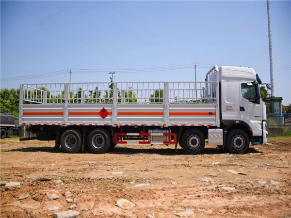 柳汽氣瓶運(yùn)輸車