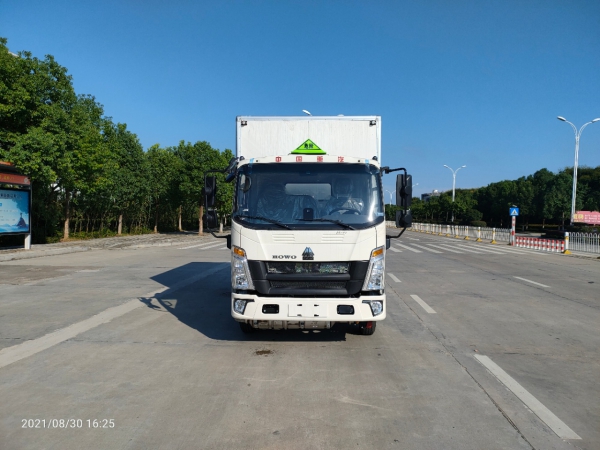 重汽輕卡爆破器材廂式運輸車