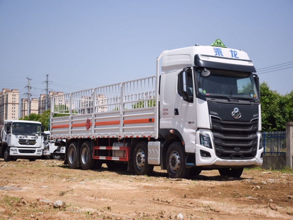 國(guó)六柳汽四軸氣瓶運(yùn)輸車