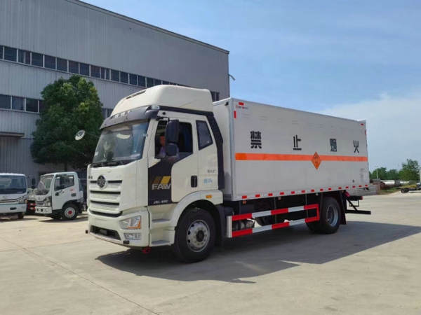 長春解放J6民爆車