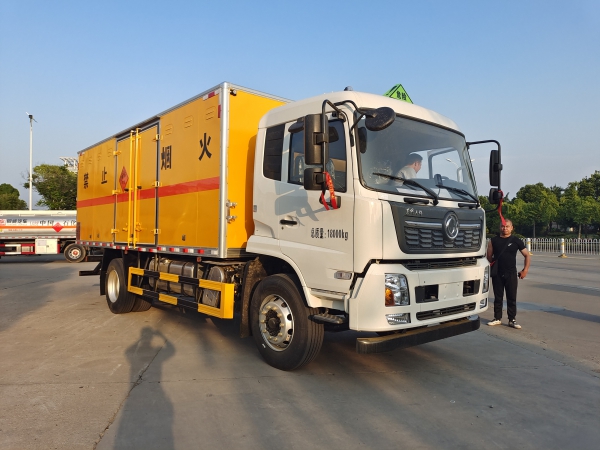 專威牌 天錦單橋爆破器材運輸車