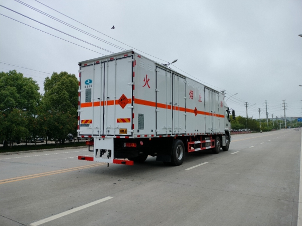 國六柳汽三軸1類爆破