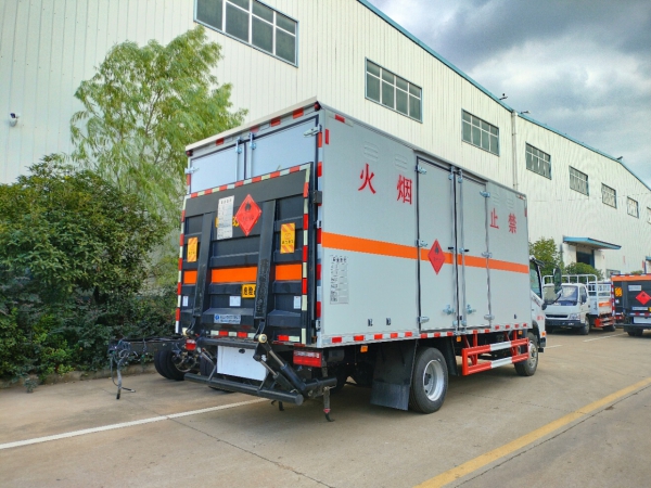 解放虎VR藍牌危險物品廂式運輸車