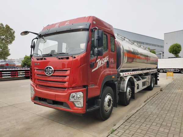 解放JK6前四后六24.5方鋁合金運油車