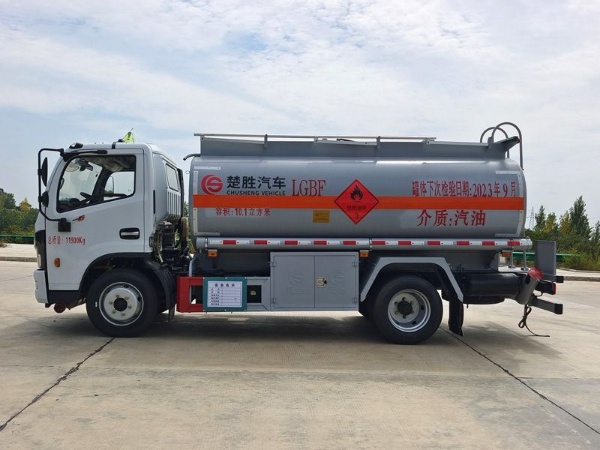 楚勝東風(fēng)福瑞卡10.1方加油車